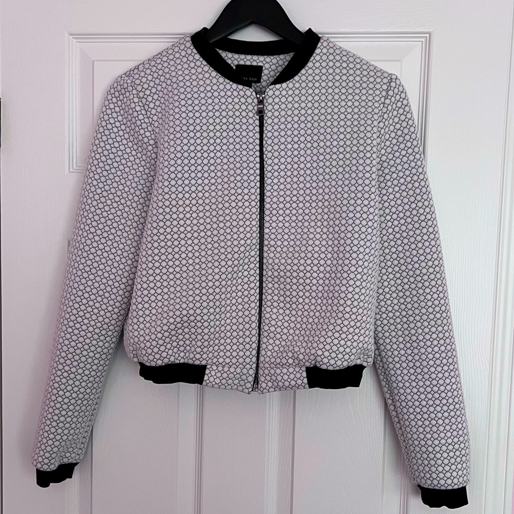 Black and white zip up sweater jacket